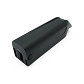 Vue trois quarts de la batterie de remplacement AEG DownTube 36V 10.4Ah montrant clairement la connexion.
