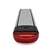 Une photo de l'arrière de la batterie compatible Gazelle Innergy Gold. Le feu arrière intégré est clairement visible, ainsi que le dessus de la batterie.