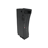 La batterie compatible Impulse 36V 14.5Ah produite par EYXON debout, le dessus et le côté avec le port de charge sont visibles. Le couvercle du port de charge est ouvert.