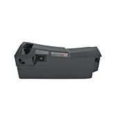 Vue latérale de la batterie Kalkhoff velo batterie Impulse 36V 17Ah depuis un angle plus élevé. Le côté gauche et la connexion de chargement de la batterie sont clairement visibles.
