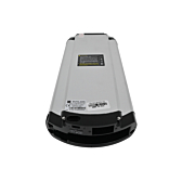 Vue de dessous de la Phylion XH370-13J Wall-E 37V 14Ah (2 pôles). La photo est prise d'un angle plus élevé, rendant bien visible la partie inférieure de la batterie Phylion.