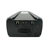 Photo en gros plan de la connexion au vélo de la batterie de vélo Promovec Carrier 6.2XL 36V 11Ah.