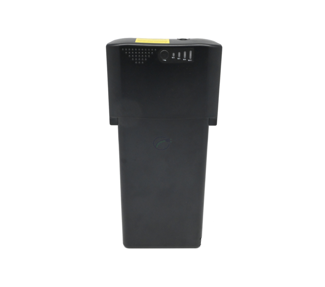 Vue de dessus de la batterie de vélo Ansmann 36V 11.6Ah Compatible. L'indicateur de batterie est clairement visible.