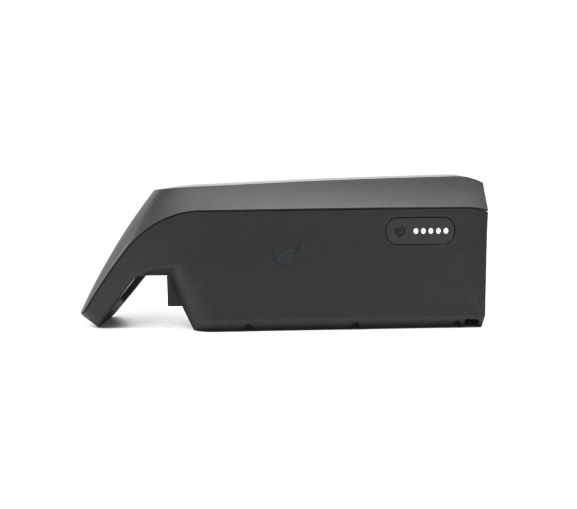 photo du Shimano BT-E6010 36V 11.6Ah de côté où l'on peut voir le connecteur et l'indicateur de pourcentage de batterie