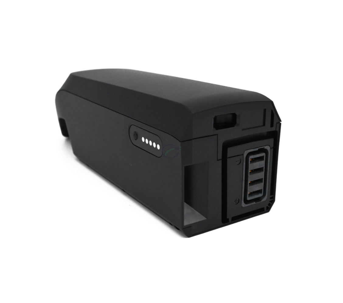 photo du Shimano BT-E6010 36V 11.6Ah de l'arrière où l'on voit le connecteur de la batterie pour le vélo et l'indicateur de batterie montrant le pourcentage restant