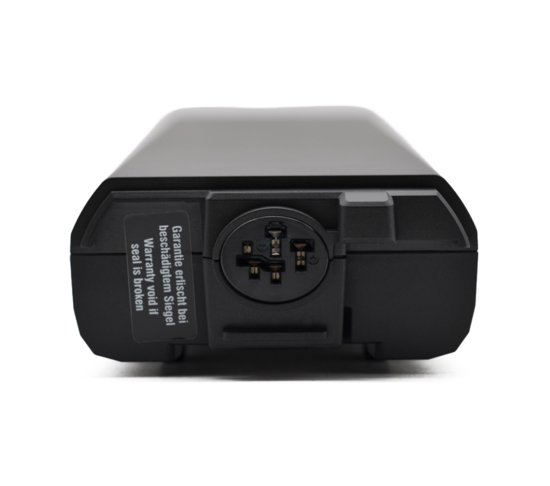 Gros plan de la connexion au vélo de la batterie de vélo Bosch Powerpack 540 Performance/Active porte-bagages E-Bike Vision.