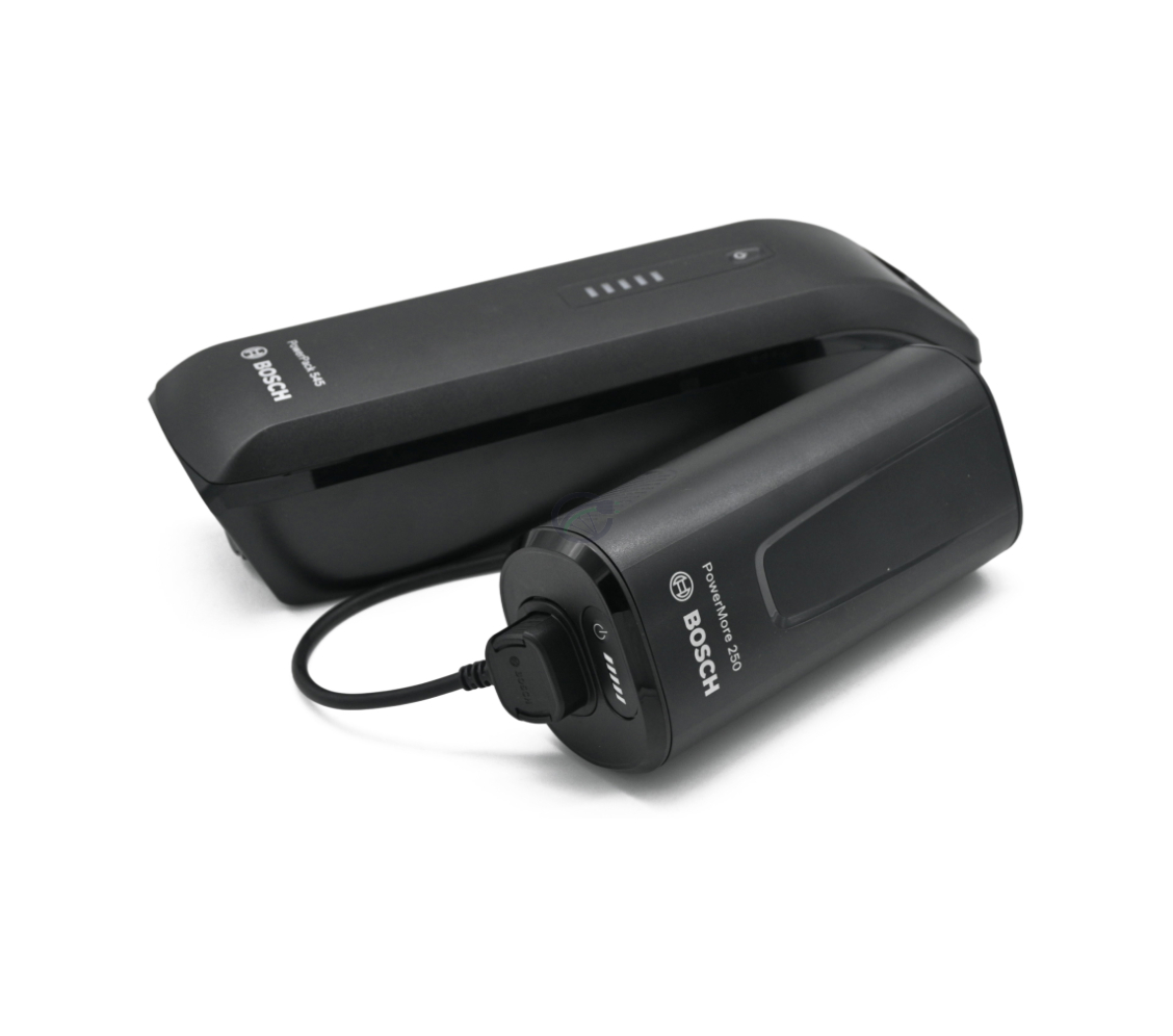 Bosch Powerpack 545 Smart avec Bosch PowerMore 250 Range Extender et câble de 300 mm branché au Range Extender