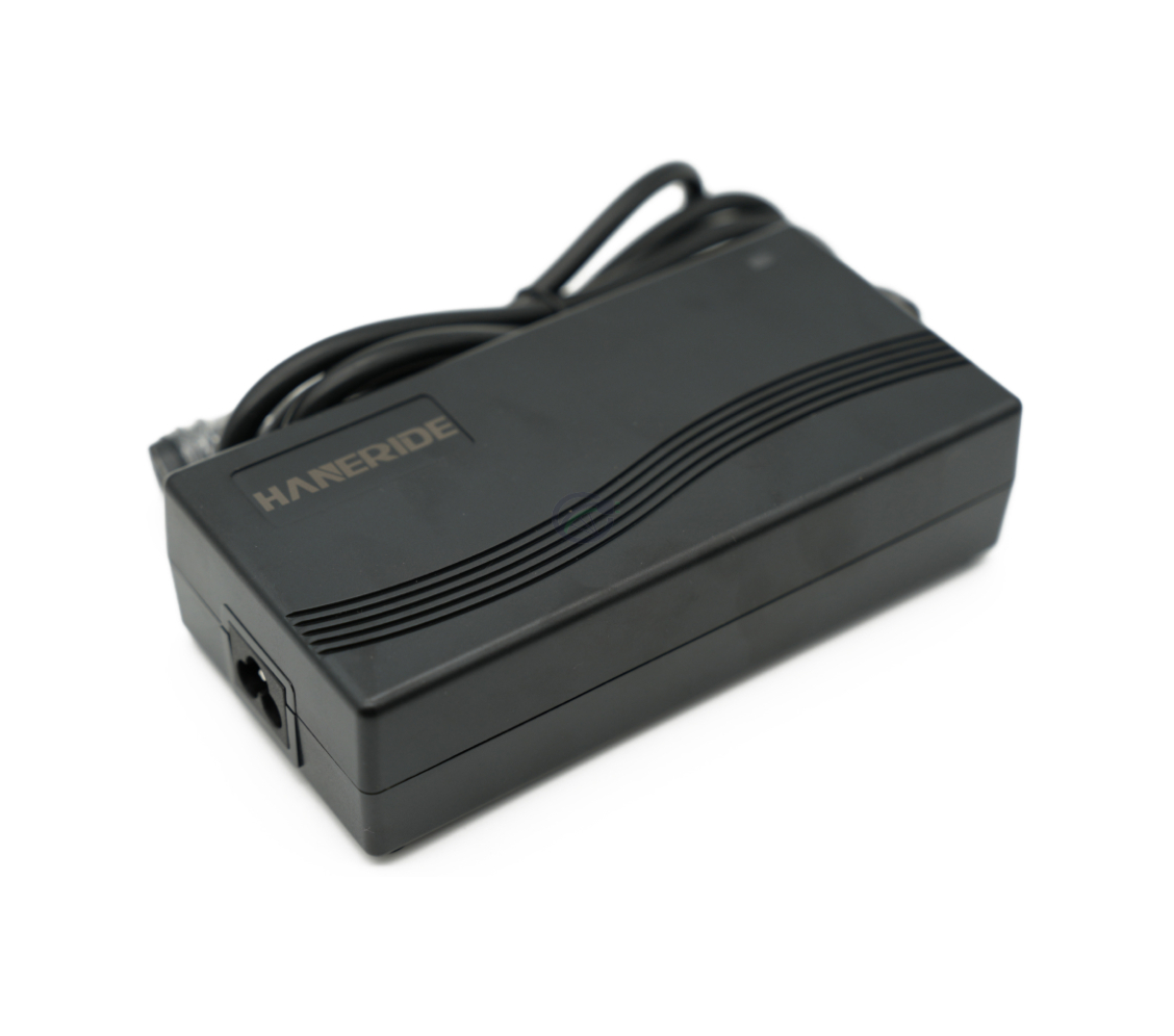 Vue trois-quarts du chargeur compatible Gazelle Impulse 42V 3A avec connecteur Rosenberger sans adaptateur.