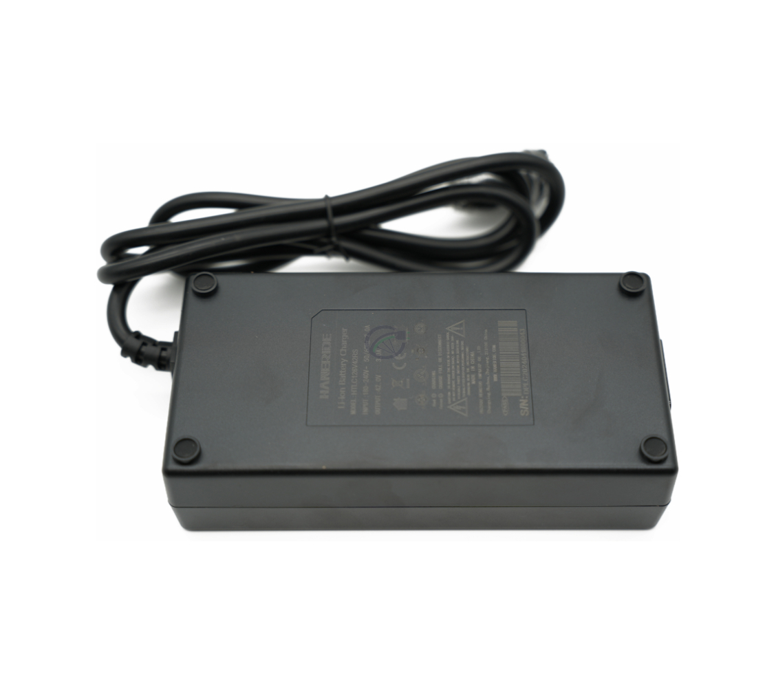 Vue de dessous du chargeur compatible Gazelle Impulse 42V 3A avec connecteur Rosenberger.