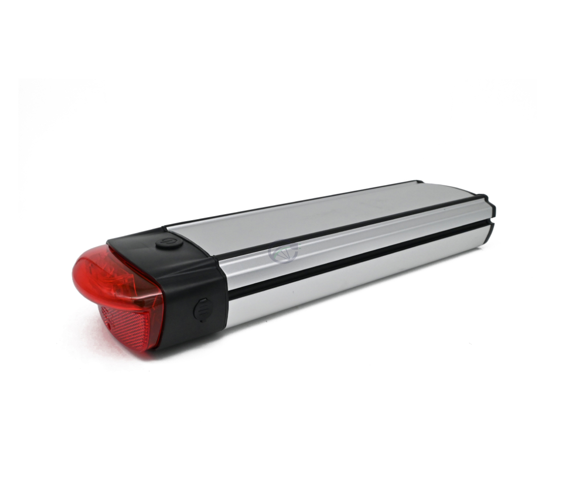 Une image de la batterie compatible Gazelle Innergy Gold. La photo est prise sous un angle oblique, ce qui rend cette image de la batterie très claire.