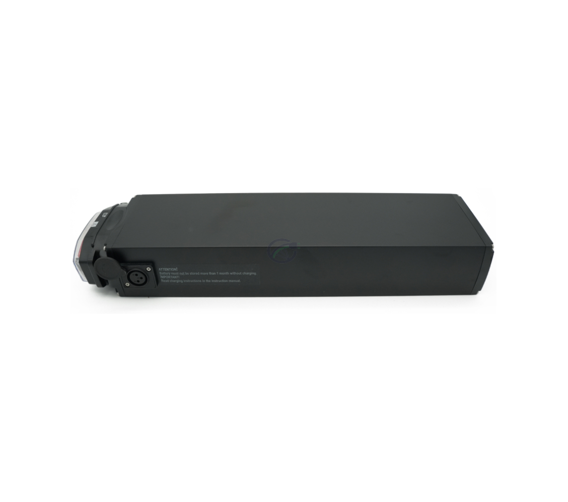Vue latérale de la batterie de vélo Promovec Carrier 6.2XL 36V 17.4Ah. Le port de chargement sur le côté est clairement visible.