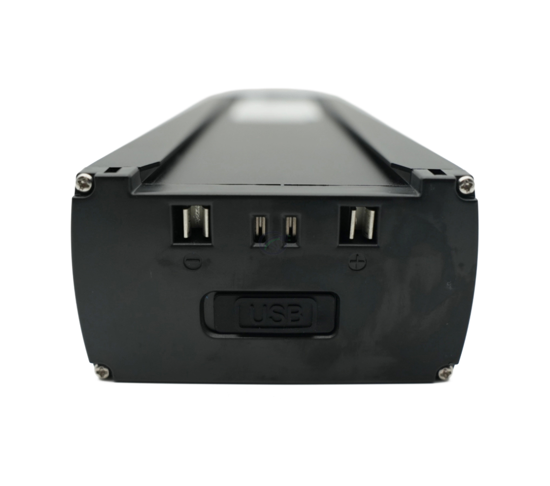 Photo en gros plan de la connexion au vélo de la batterie de vélo Promovec Carrier 6.2XL 36V 11Ah.