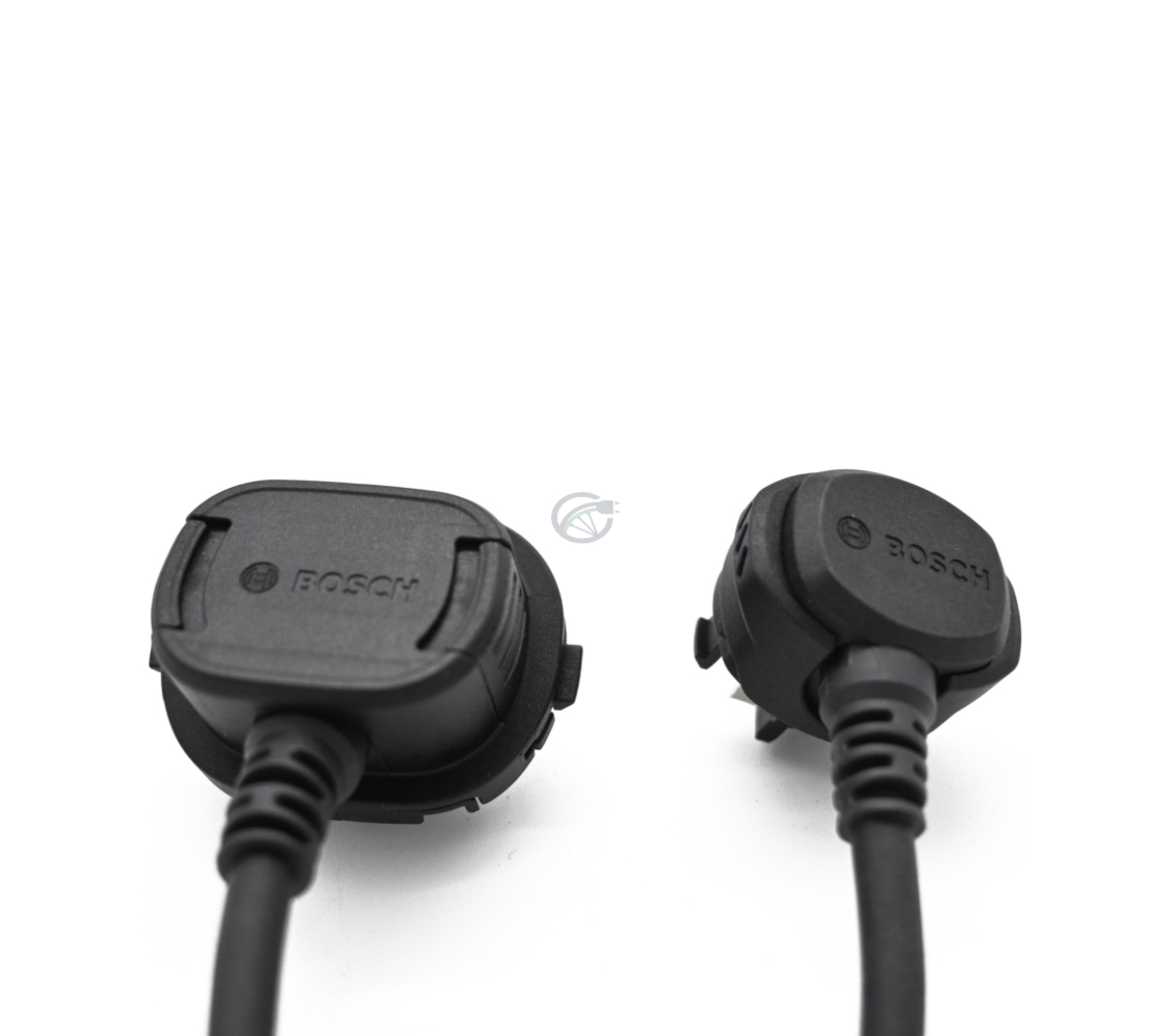 Gros plan des connecteurs du câble de 300 mm du Bosch PowerMore 250 Range Extender